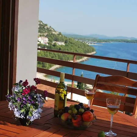 Luka Appartement *